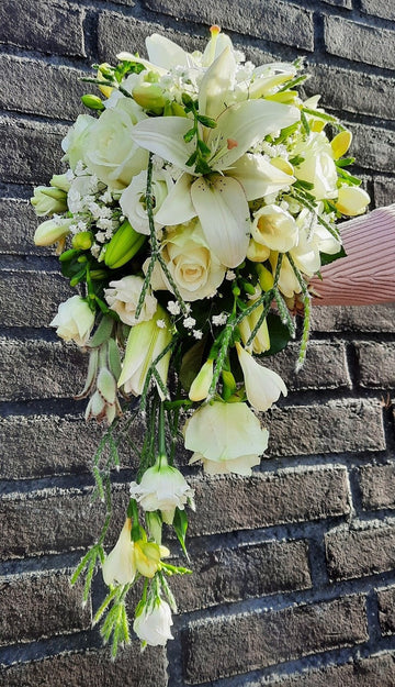 BLOMSTER TIL BRYLLUP